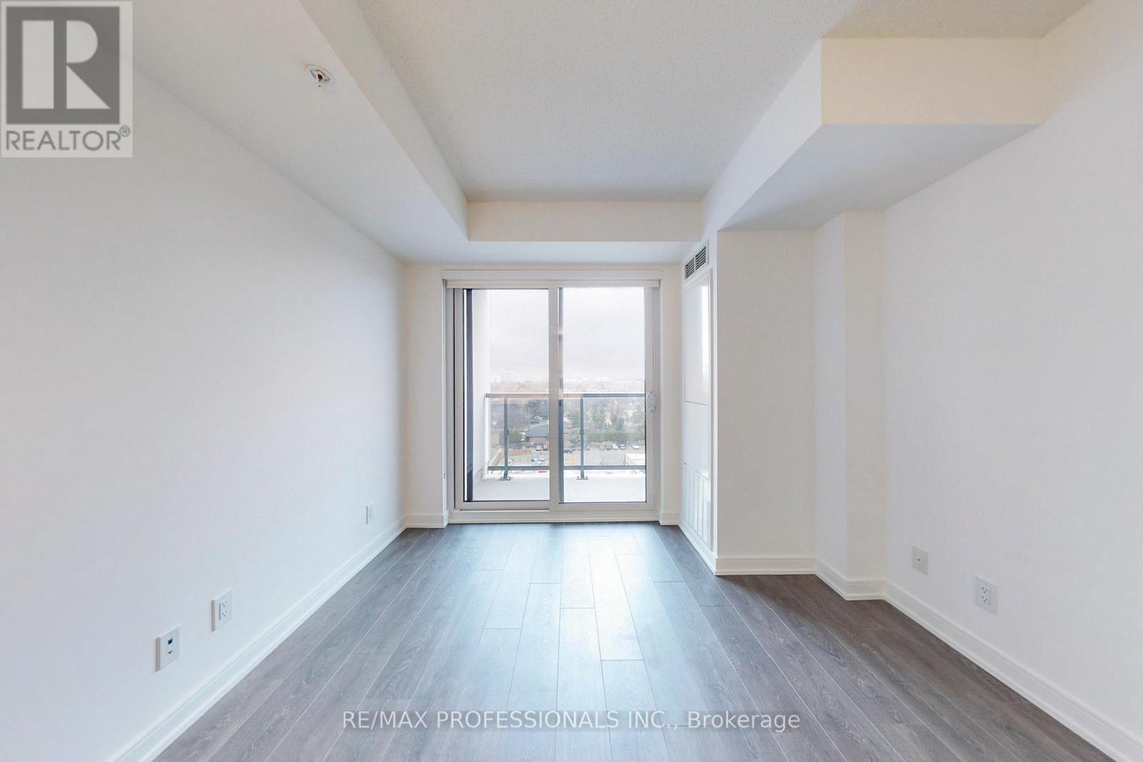 803 - 30 Samuel Wood Way, Toronto, Ontario  M9B 1B1 - Photo 5 - W12393602