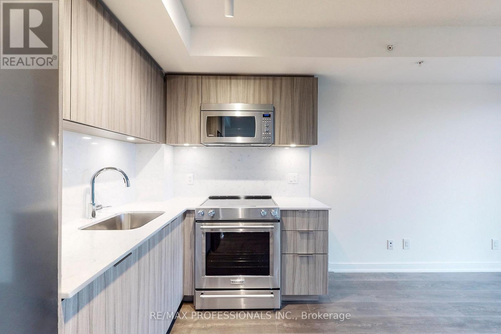803 - 30 Samuel Wood Way, Toronto, Ontario  M9B 1B1 - Photo 9 - W12393602