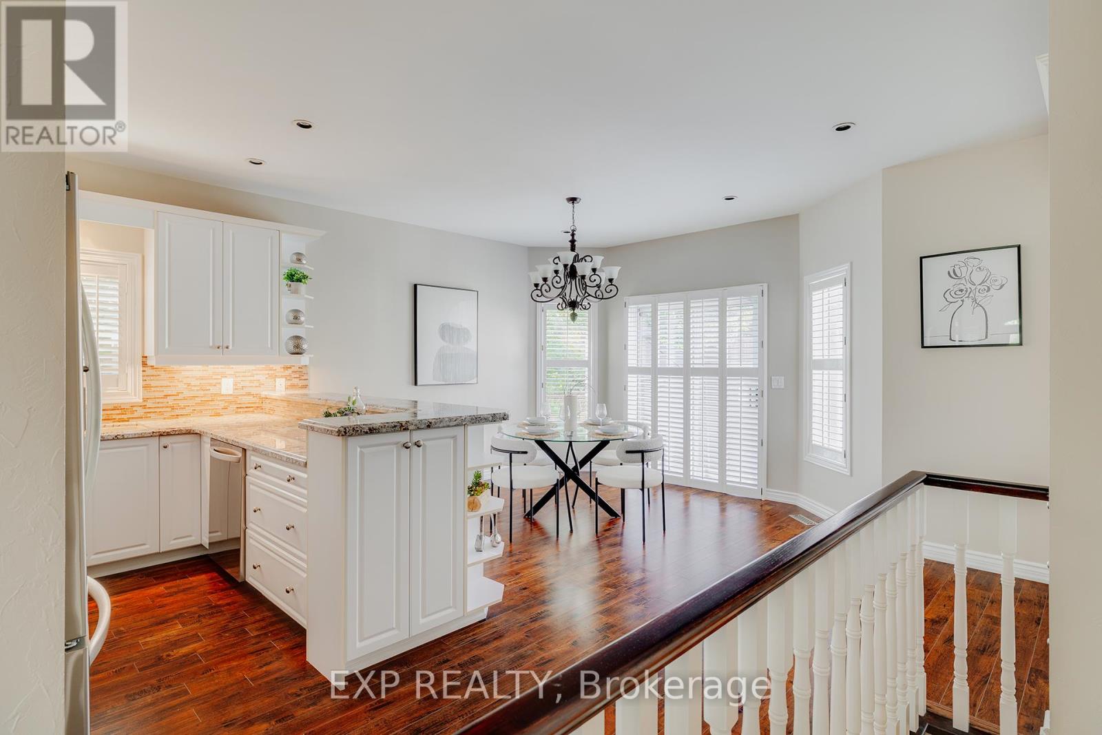 633 Avonwick Avenue, Mississauga (Hurontario), Ontario  L5R 3N9 - Photo 15 - W12393698