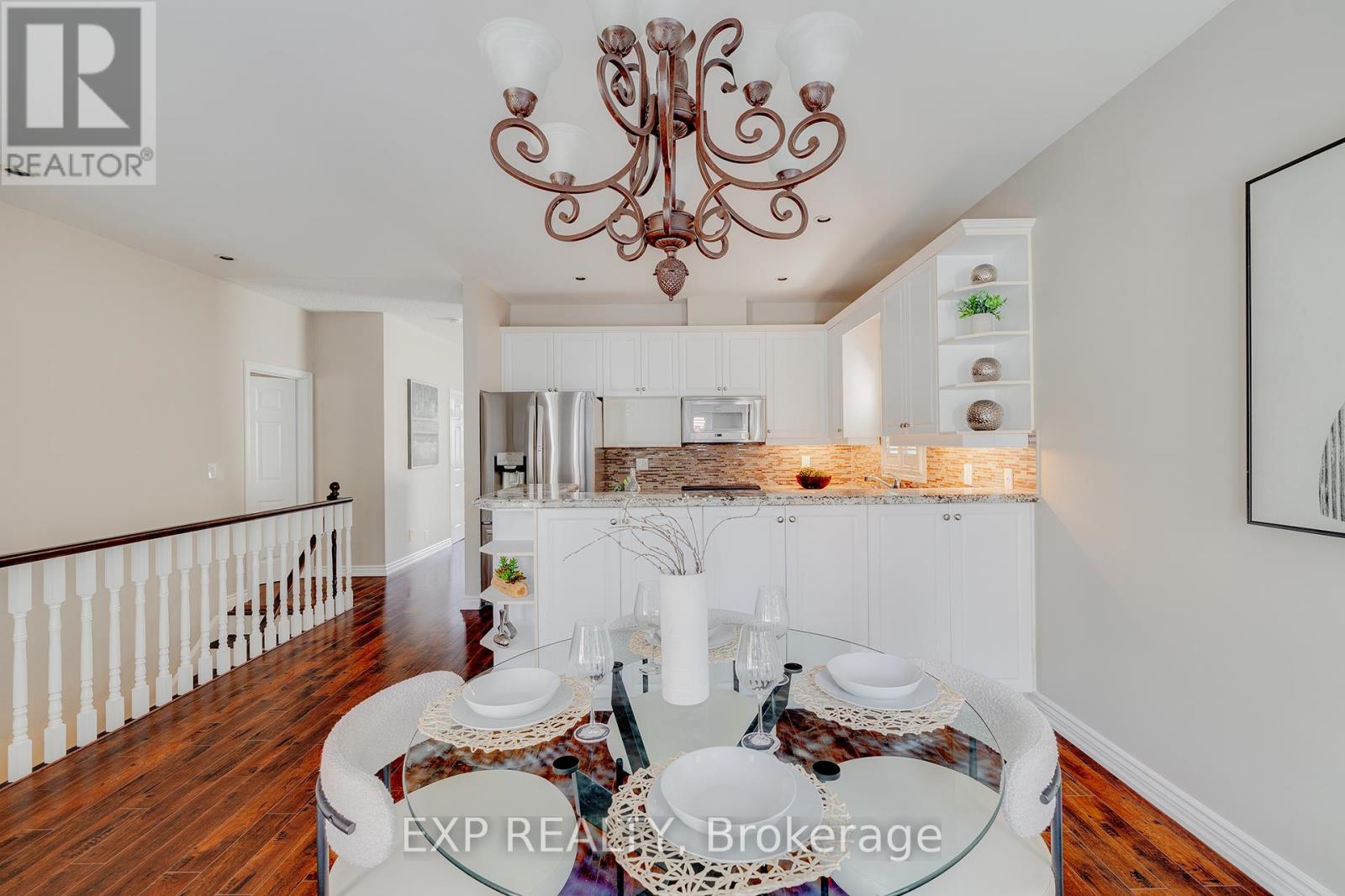633 Avonwick Avenue, Mississauga (Hurontario), Ontario  L5R 3N9 - Photo 16 - W12393698