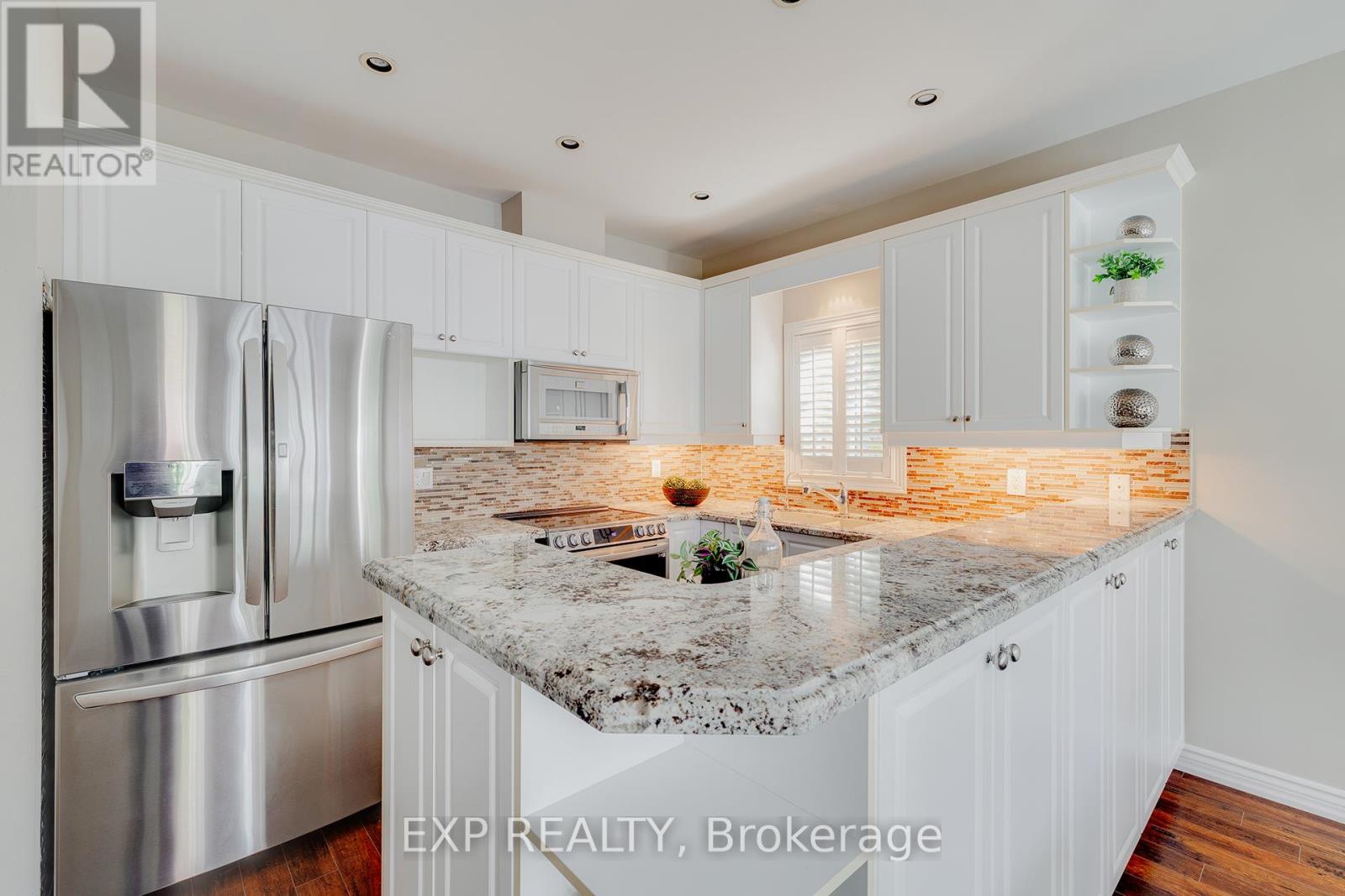 633 Avonwick Avenue, Mississauga (Hurontario), Ontario  L5R 3N9 - Photo 17 - W12393698