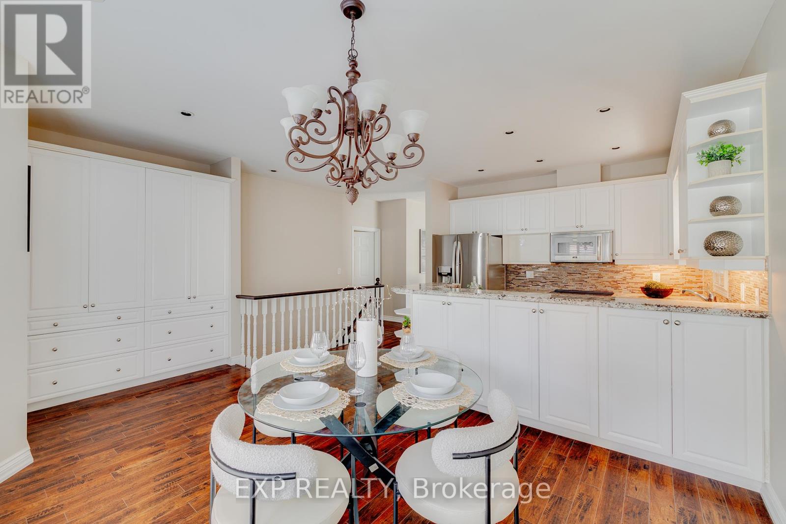 633 Avonwick Avenue, Mississauga (Hurontario), Ontario  L5R 3N9 - Photo 20 - W12393698