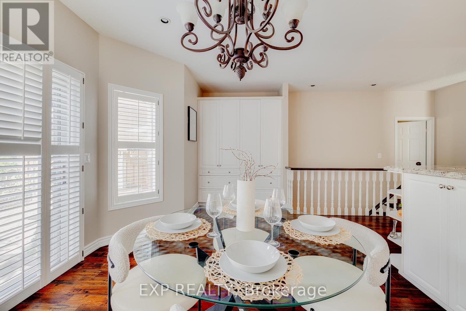 633 Avonwick Avenue, Mississauga (Hurontario), Ontario  L5R 3N9 - Photo 21 - W12393698