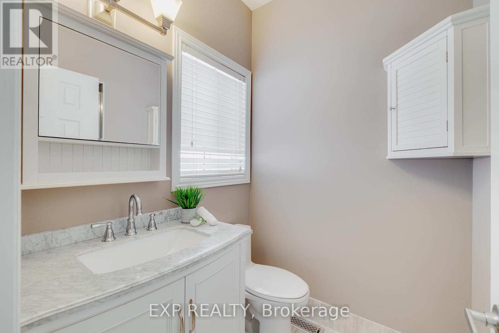 633 Avonwick Avenue, Mississauga (Hurontario), Ontario  L5R 3N9 - Photo 24 - W12393698