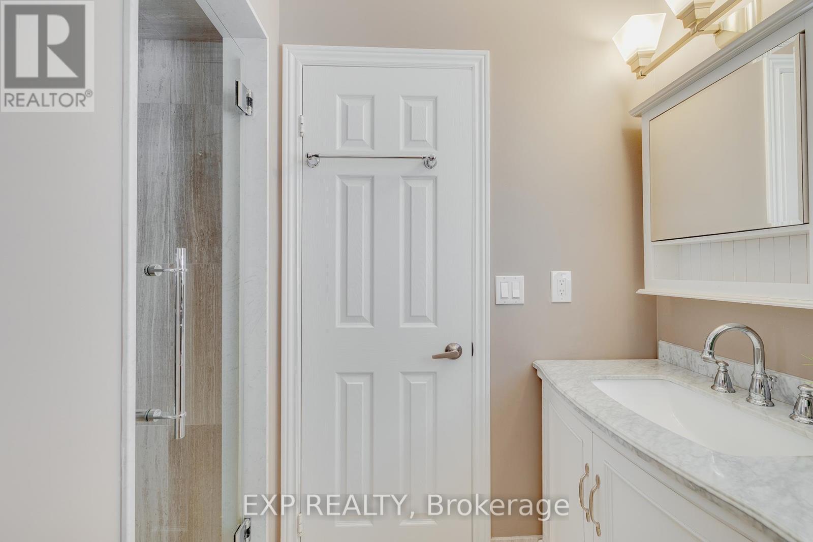 633 Avonwick Avenue, Mississauga (Hurontario), Ontario  L5R 3N9 - Photo 25 - W12393698
