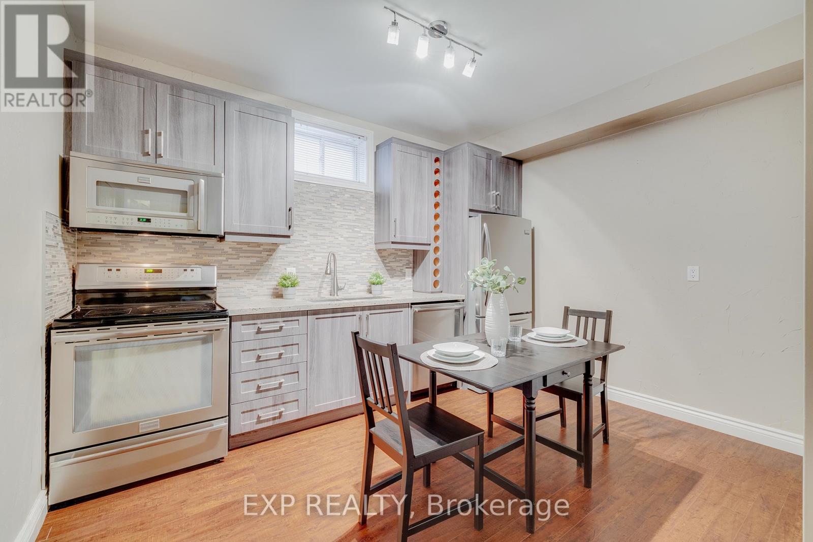 633 Avonwick Avenue, Mississauga (Hurontario), Ontario  L5R 3N9 - Photo 26 - W12393698