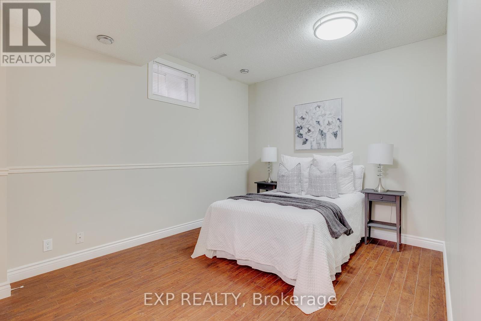 633 Avonwick Avenue, Mississauga (Hurontario), Ontario  L5R 3N9 - Photo 30 - W12393698