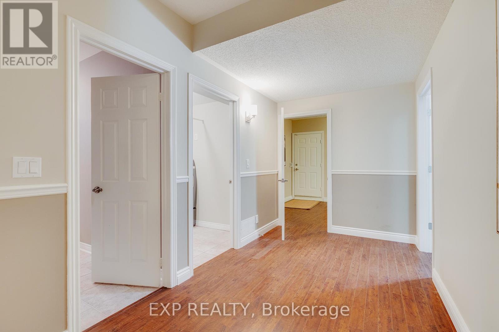 633 Avonwick Avenue, Mississauga (Hurontario), Ontario  L5R 3N9 - Photo 35 - W12393698