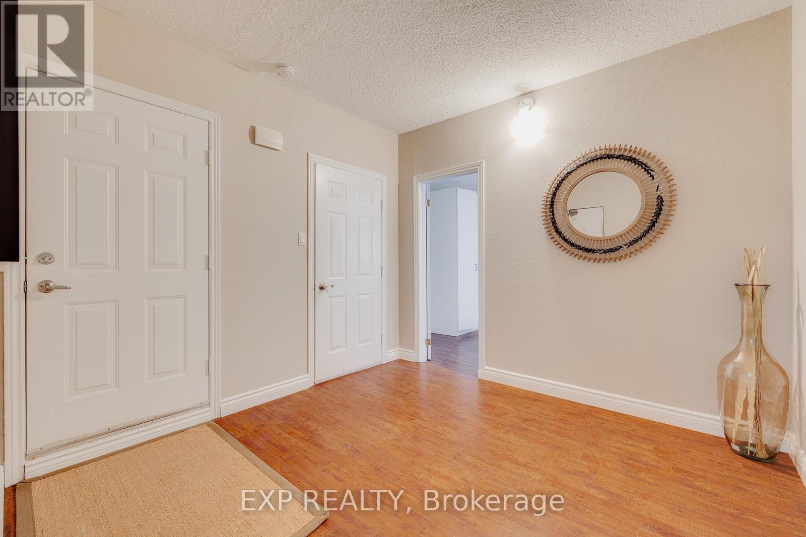 633 Avonwick Avenue, Mississauga (Hurontario), Ontario  L5R 3N9 - Photo 36 - W12393698