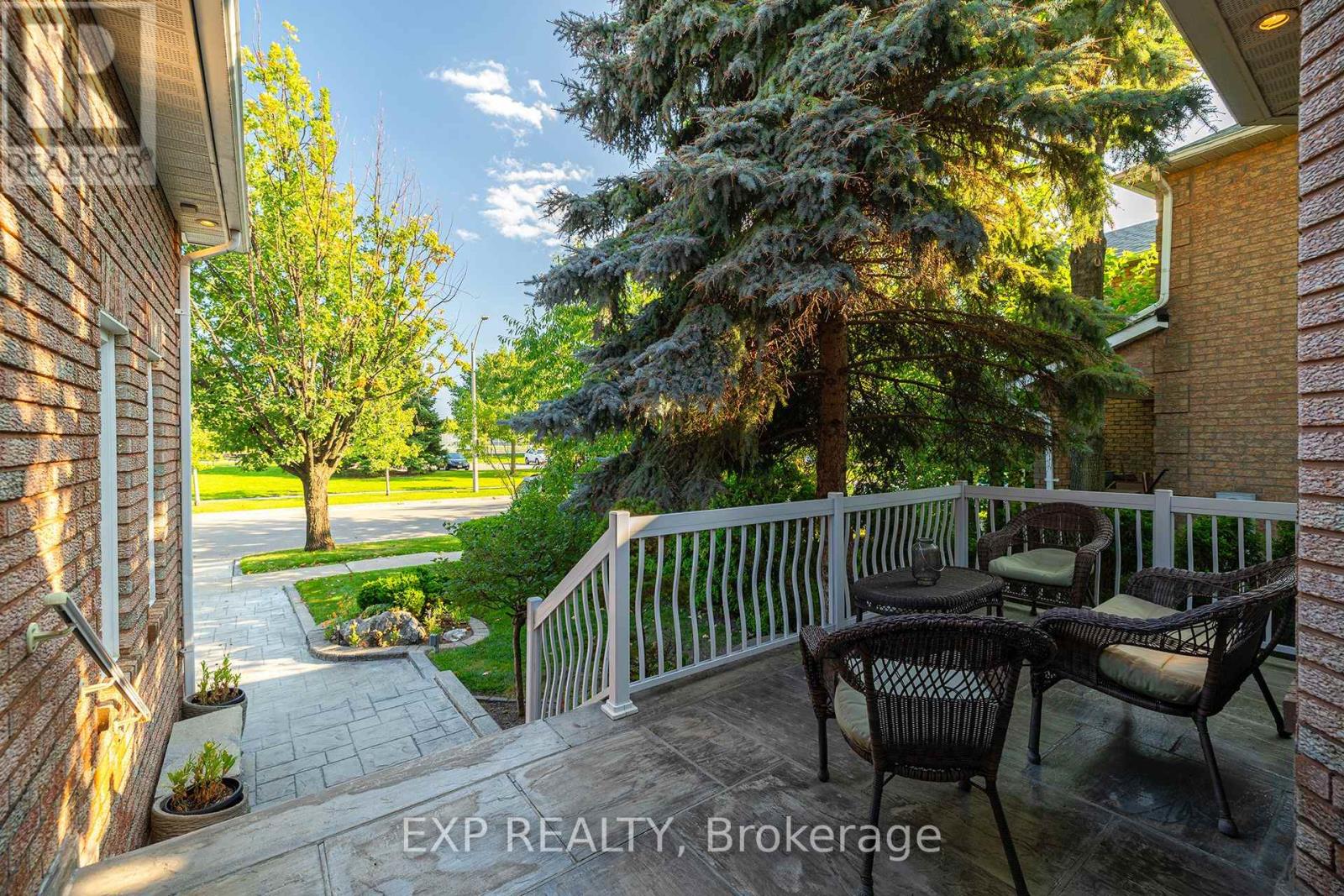 633 Avonwick Avenue, Mississauga (Hurontario), Ontario  L5R 3N9 - Photo 43 - W12393698