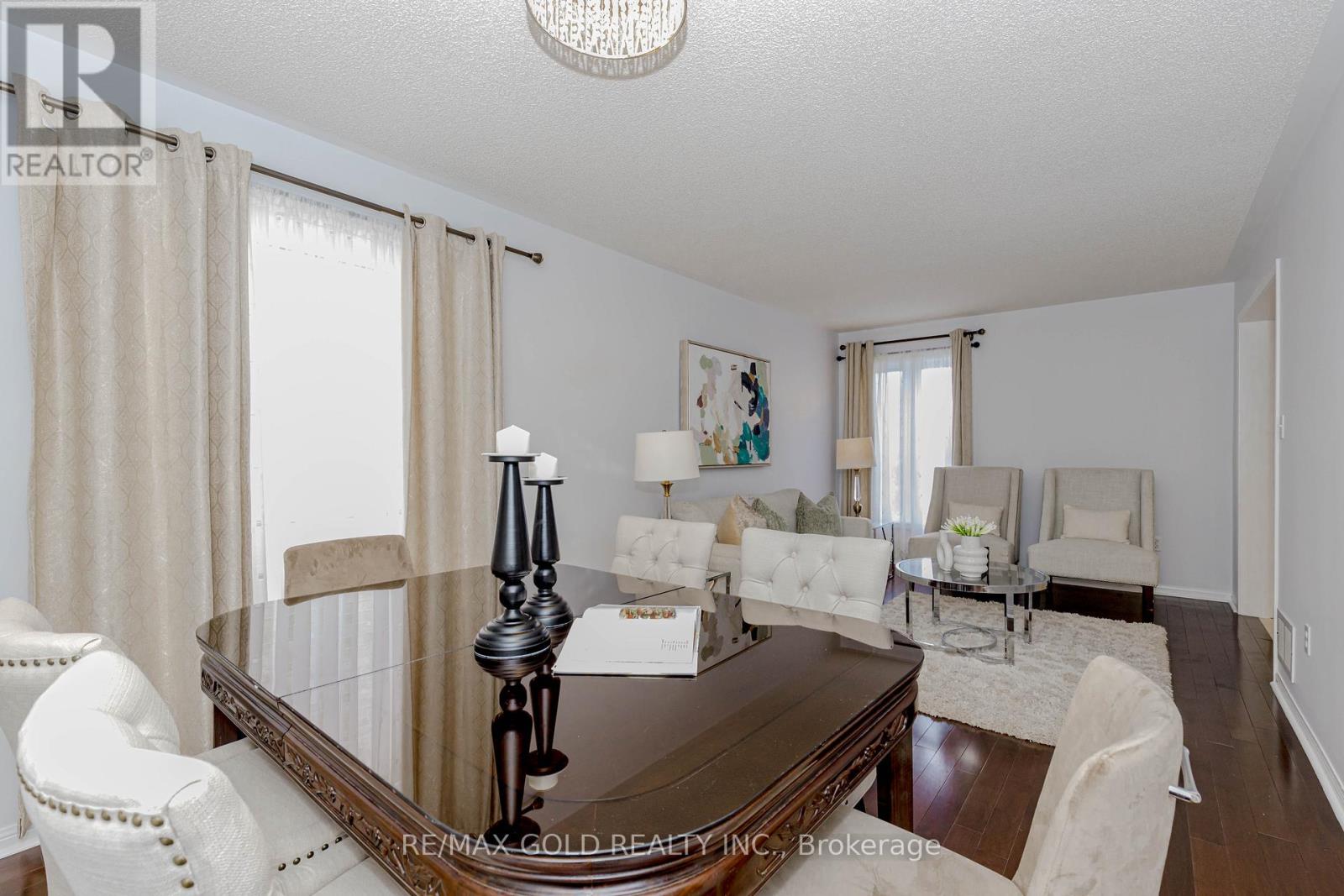 7399 Terragar Boulevard, Mississauga, Ontario  L5N 8G7 - Photo 11 - W12393724