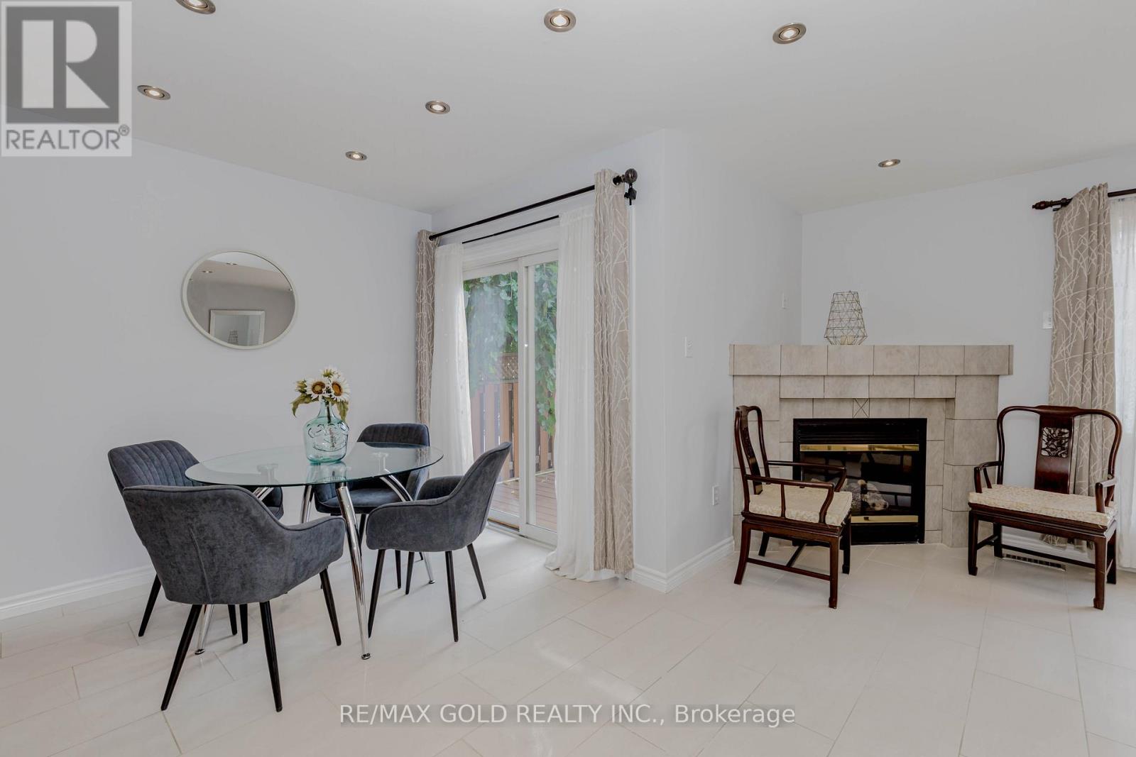 7399 Terragar Boulevard, Mississauga, Ontario  L5N 8G7 - Photo 17 - W12393724