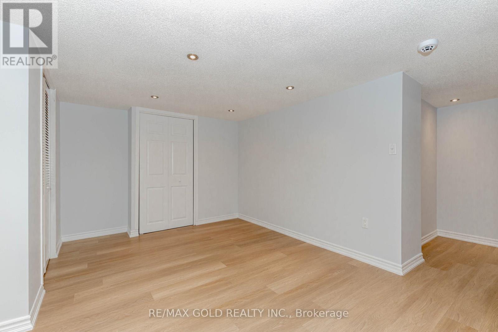 7399 Terragar Boulevard, Mississauga, Ontario  L5N 8G7 - Photo 43 - W12393724