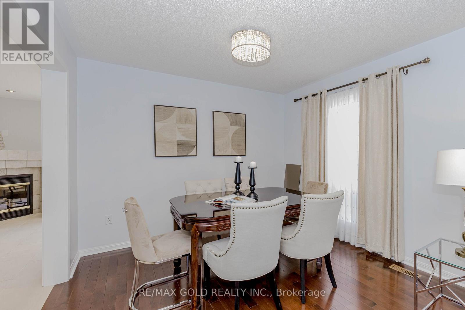 7399 Terragar Boulevard, Mississauga, Ontario  L5N 8G7 - Photo 9 - W12393724