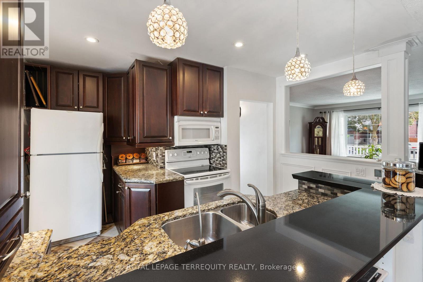 353 Kingsleigh Court, Milton (Om Old Milton), Ontario  L9T 1X6 - Photo 16 - W12393760