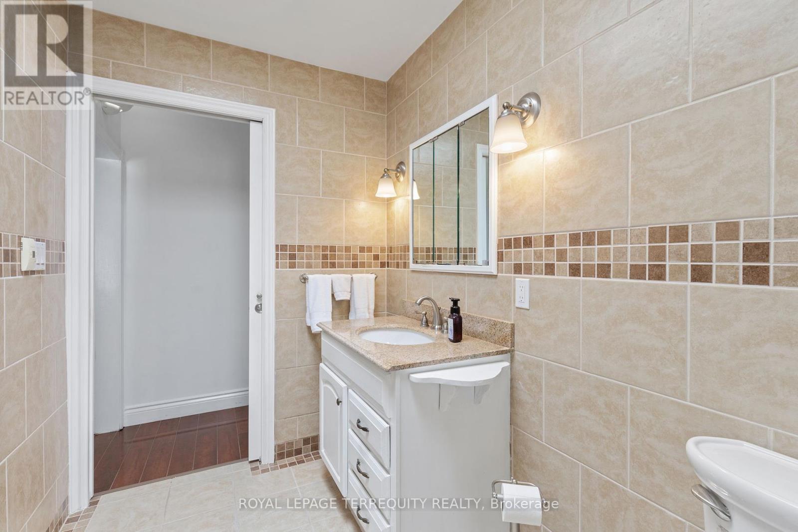 353 Kingsleigh Court, Milton (Om Old Milton), Ontario  L9T 1X6 - Photo 27 - W12393760