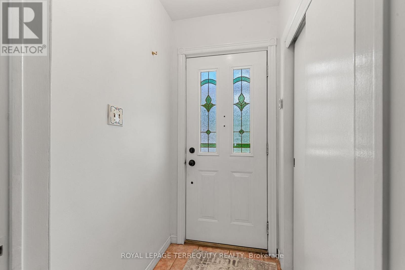 353 Kingsleigh Court, Milton (Om Old Milton), Ontario  L9T 1X6 - Photo 6 - W12393760