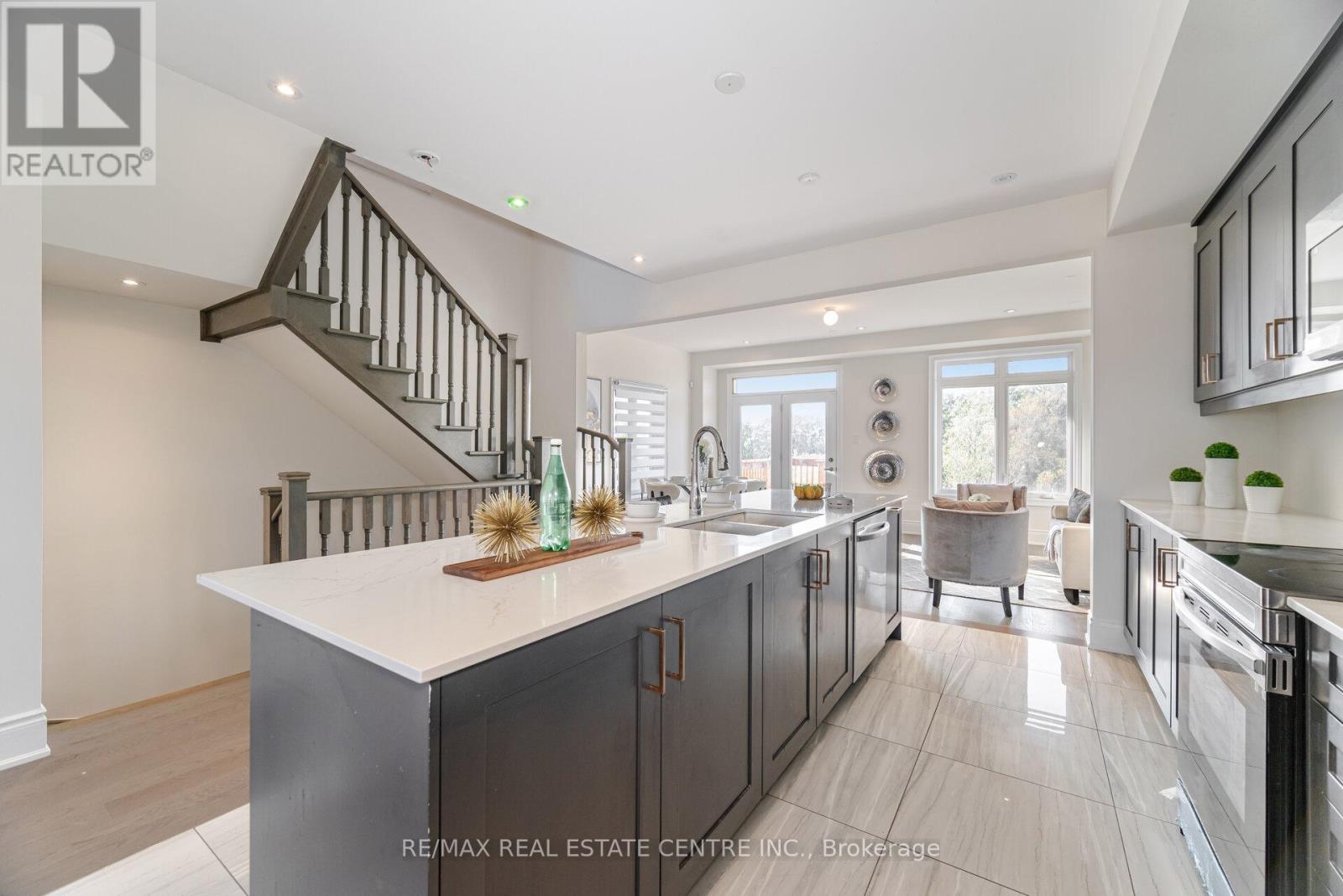 20 Foxsparrow Road, Brampton, Ontario  L6R 4C9 - Photo 18 - W12393782
