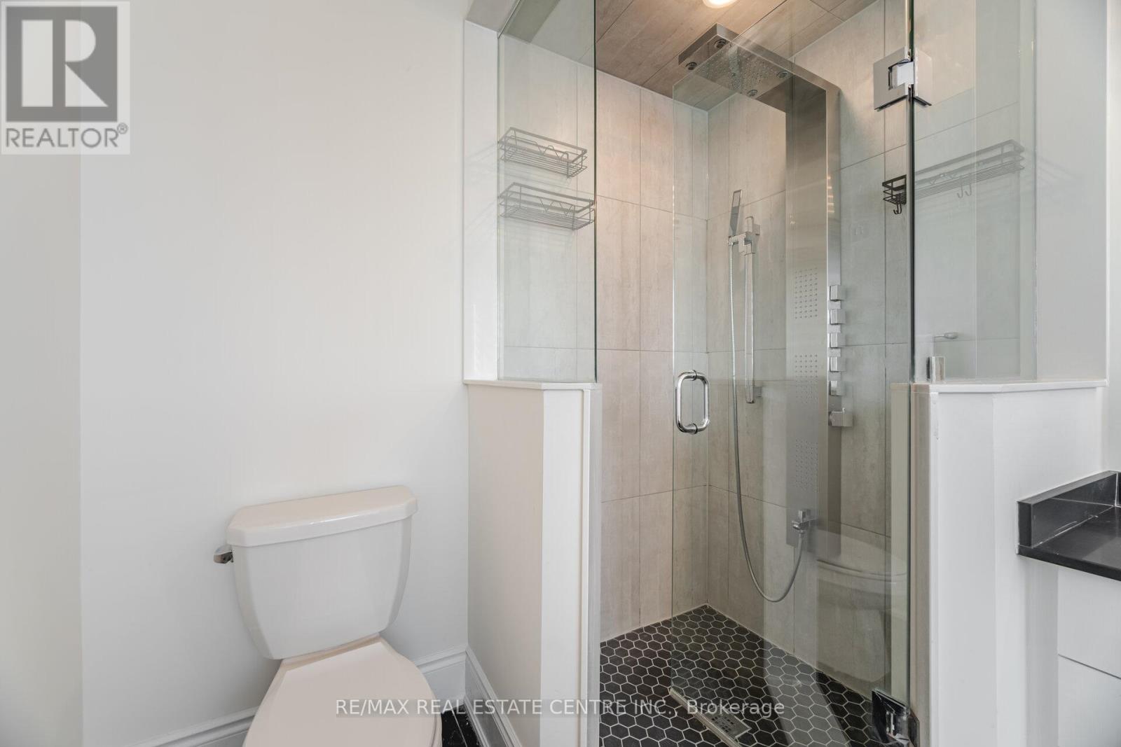 20 Foxsparrow Road, Brampton, Ontario  L6R 4C9 - Photo 37 - W12393782
