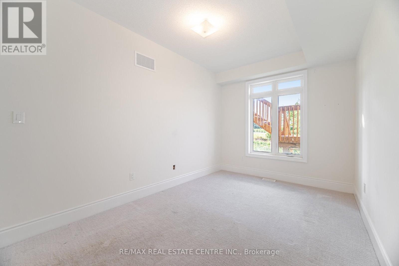20 Foxsparrow Road, Brampton, Ontario  L6R 4C9 - Photo 9 - W12393782