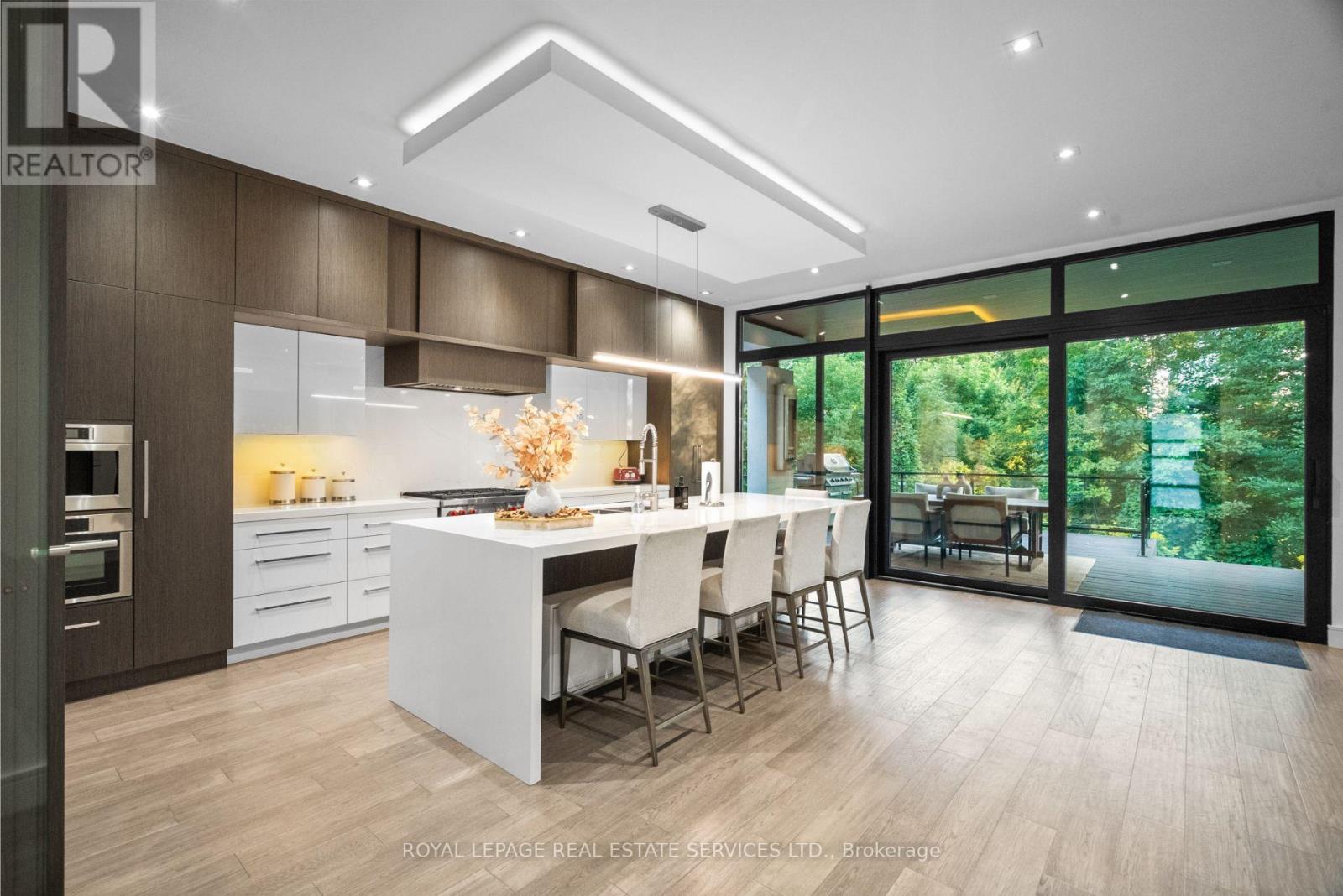 96 Montgomery Road, Toronto, Ontario  M9A 3N5 - Photo 10 - W12393803