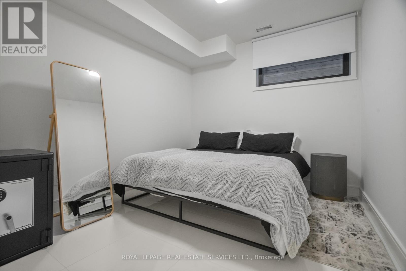 96 Montgomery Road, Toronto, Ontario  M9A 3N5 - Photo 38 - W12393803