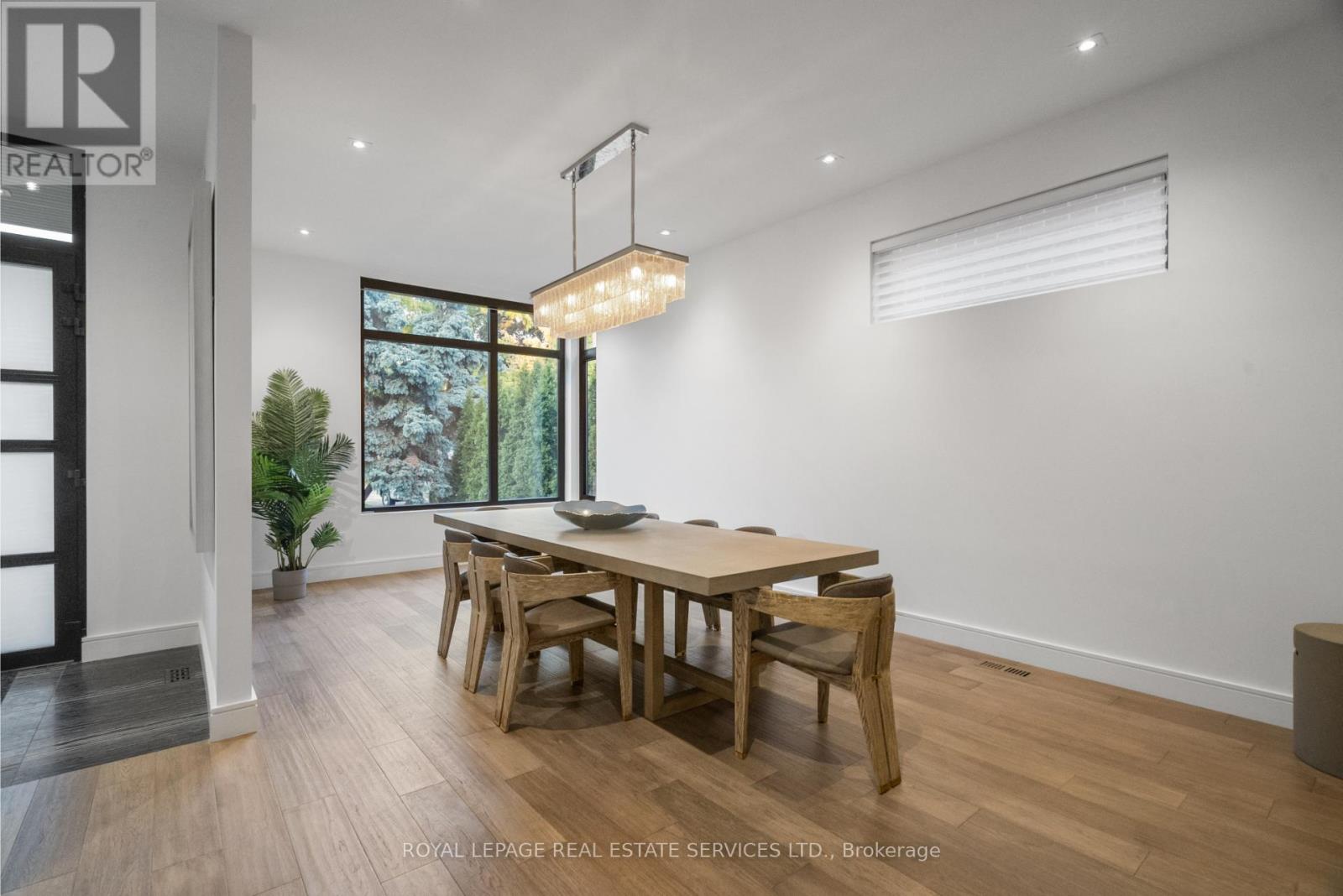 96 Montgomery Road, Toronto, Ontario  M9A 3N5 - Photo 6 - W12393803