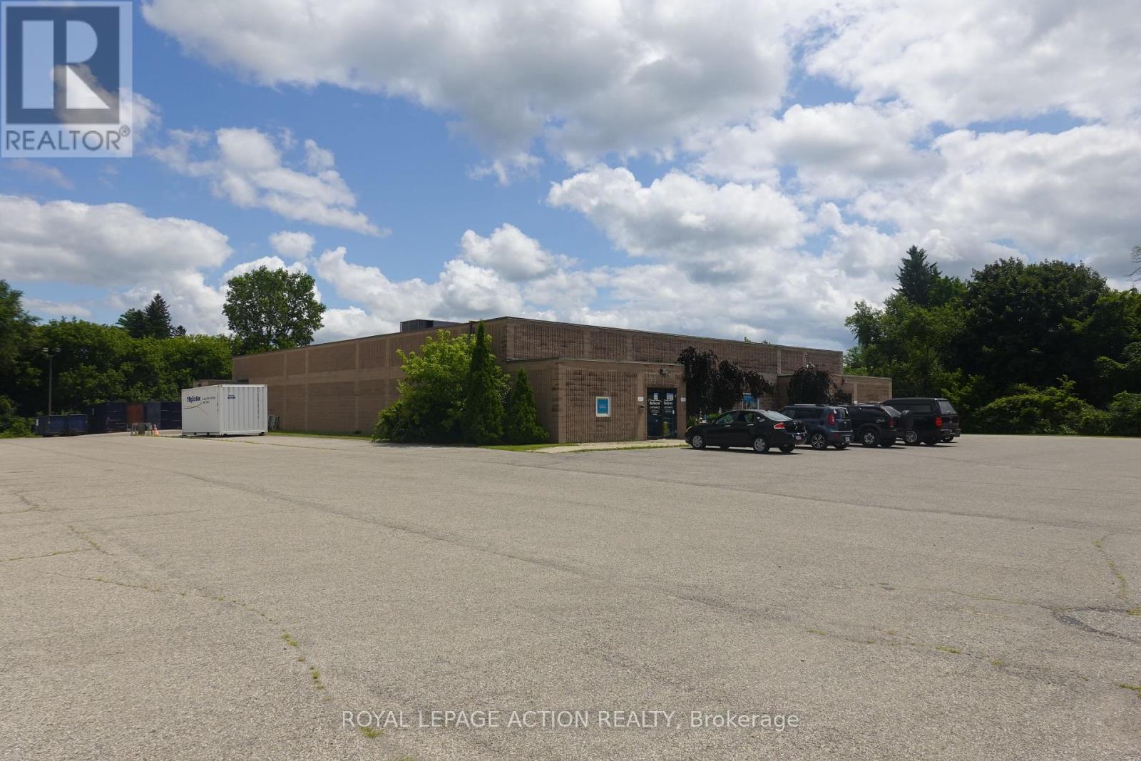 29 Park Road, Norfolk, Ontario  N3Y 4J9 - Photo 2 - X12393581