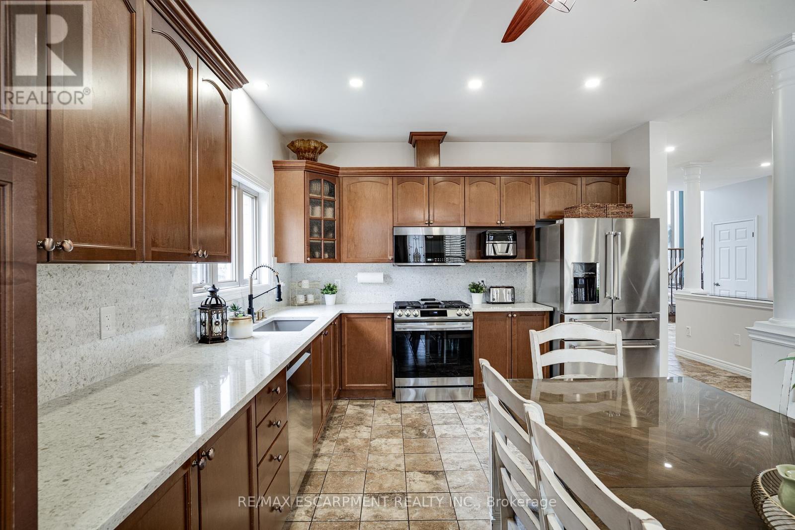 575 Stonehenge Drive, Hamilton, Ontario  L9K 1T4 - Photo 25 - X12393623