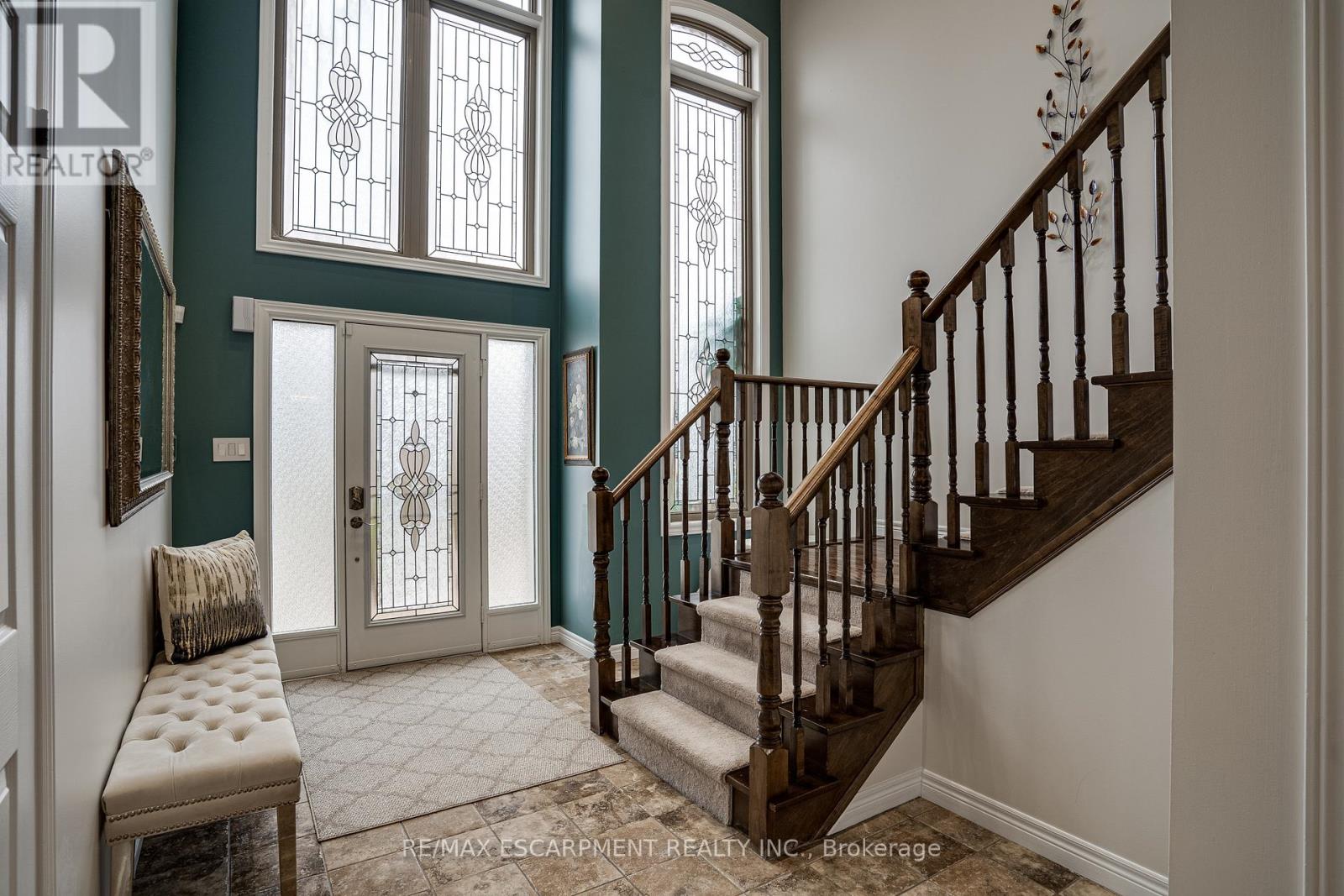 575 Stonehenge Drive, Hamilton, Ontario  L9K 1T4 - Photo 7 - X12393623