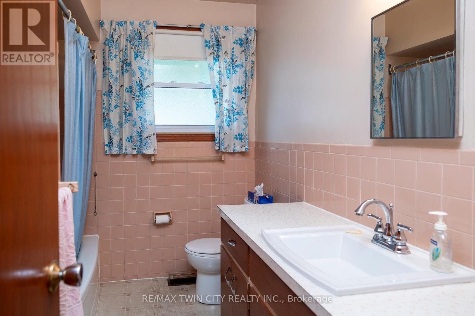 93-95 East Avenue, Brantford, Ontario  N3S 3L8 - Photo 11 - X12393624