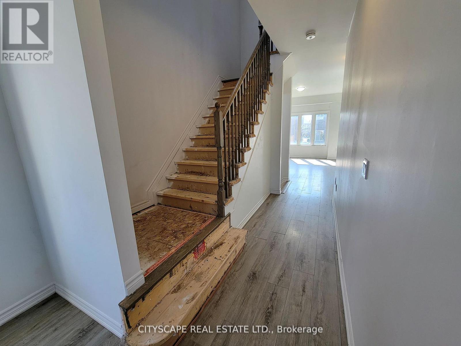 228 Ridley Crescent, Southgate, Ontario  N0C 1B0 - Photo 9 - X12393720