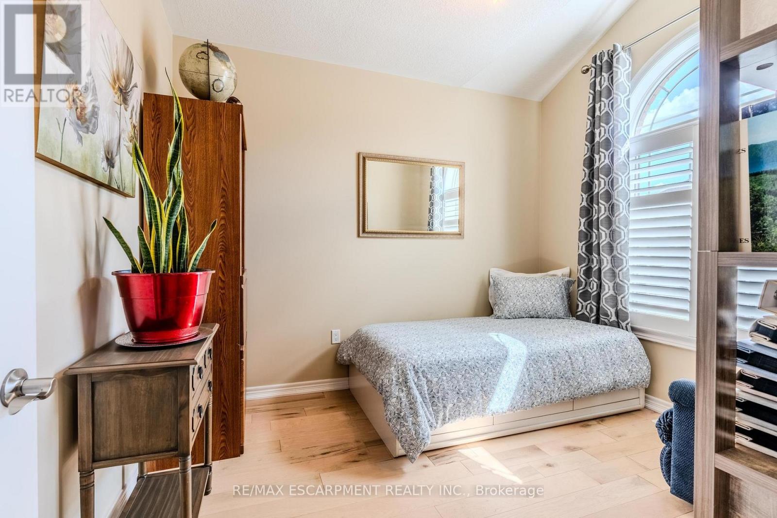 42 Cittadella Boulevard, Hamilton, Ontario  L0R 1P0 - Photo 11 - X12393795