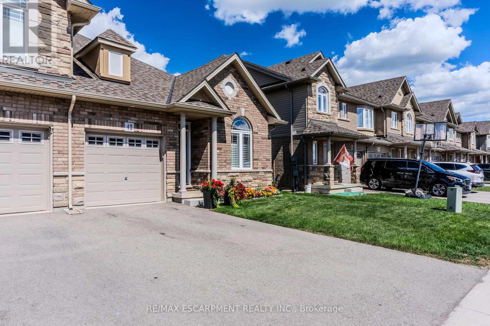 42 Cittadella Boulevard, Hamilton, Ontario  L0R 1P0 - Photo 3 - X12393795