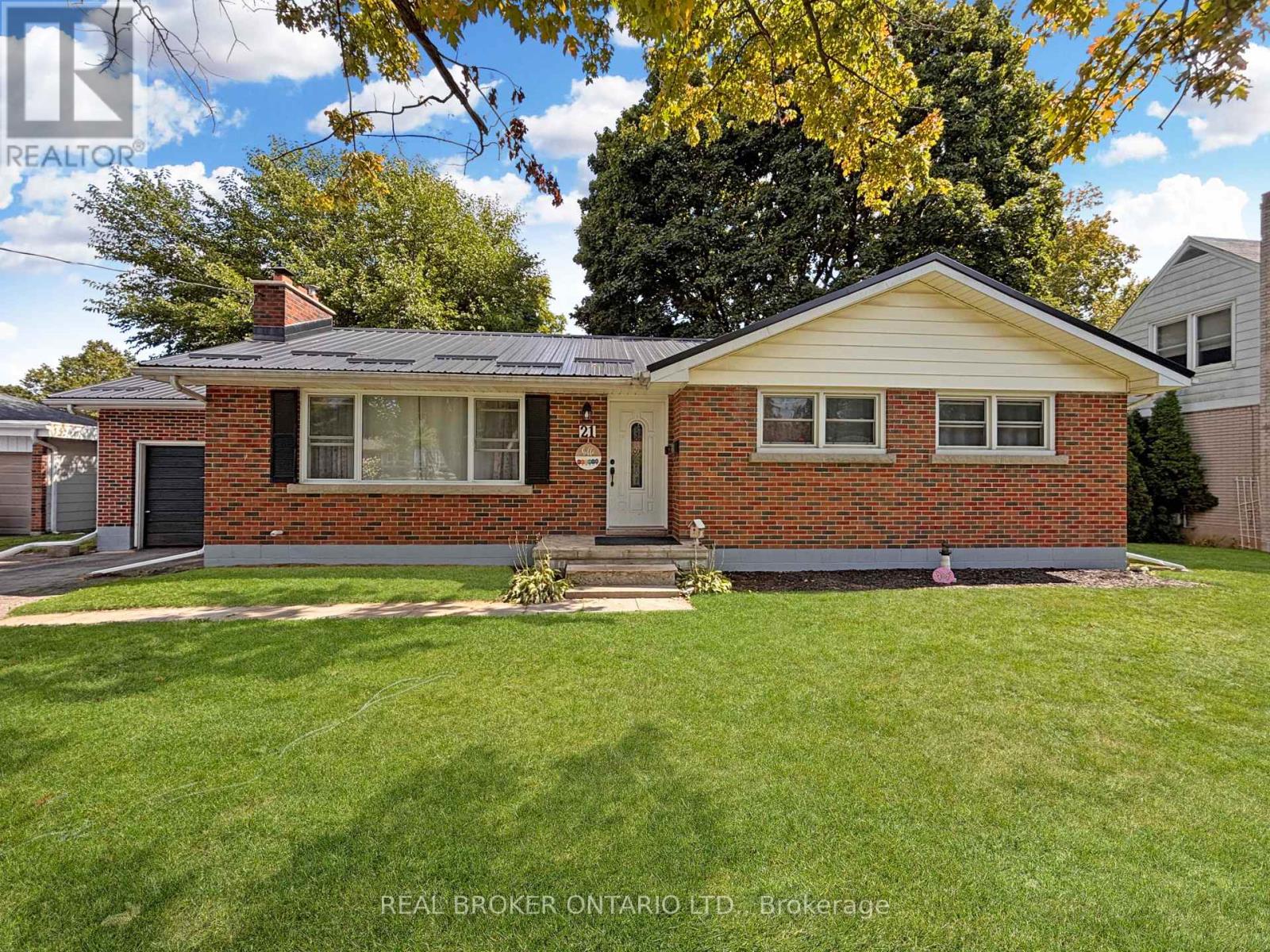 21 RICHARD AVENUE, Norfolk, Ontario