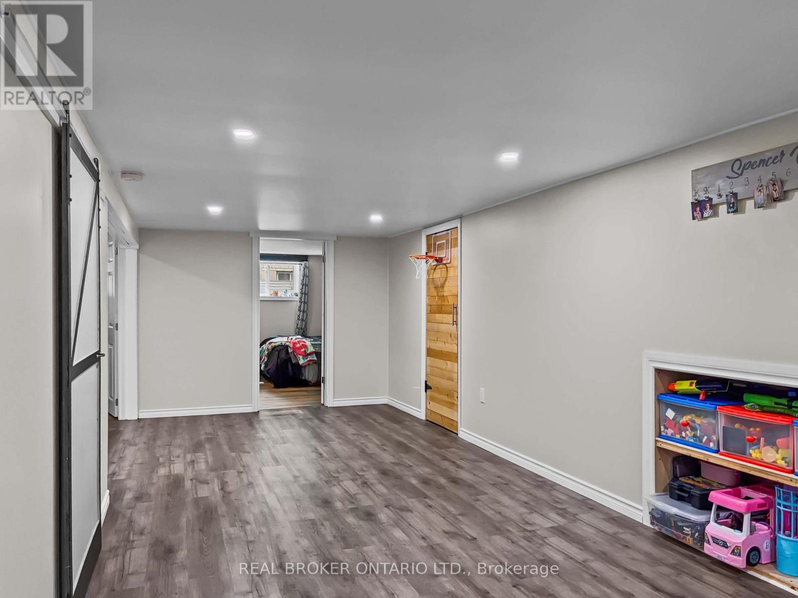 21 Richard Avenue, Norfolk (Simcoe), Ontario  N3Y 3J1 - Photo 15 - X12393799