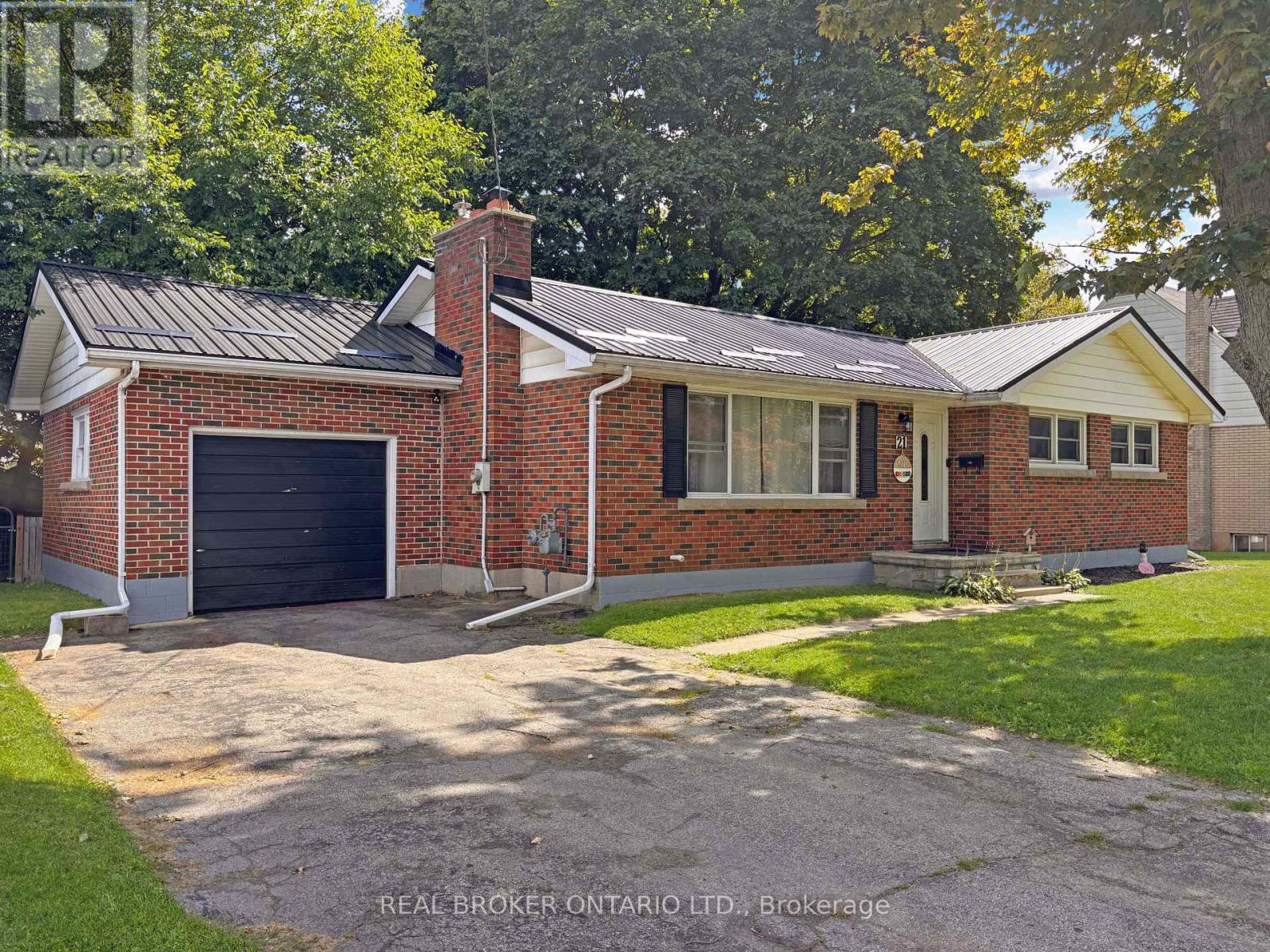 21 Richard Avenue, Norfolk (Simcoe), Ontario  N3Y 3J1 - Photo 24 - X12393799