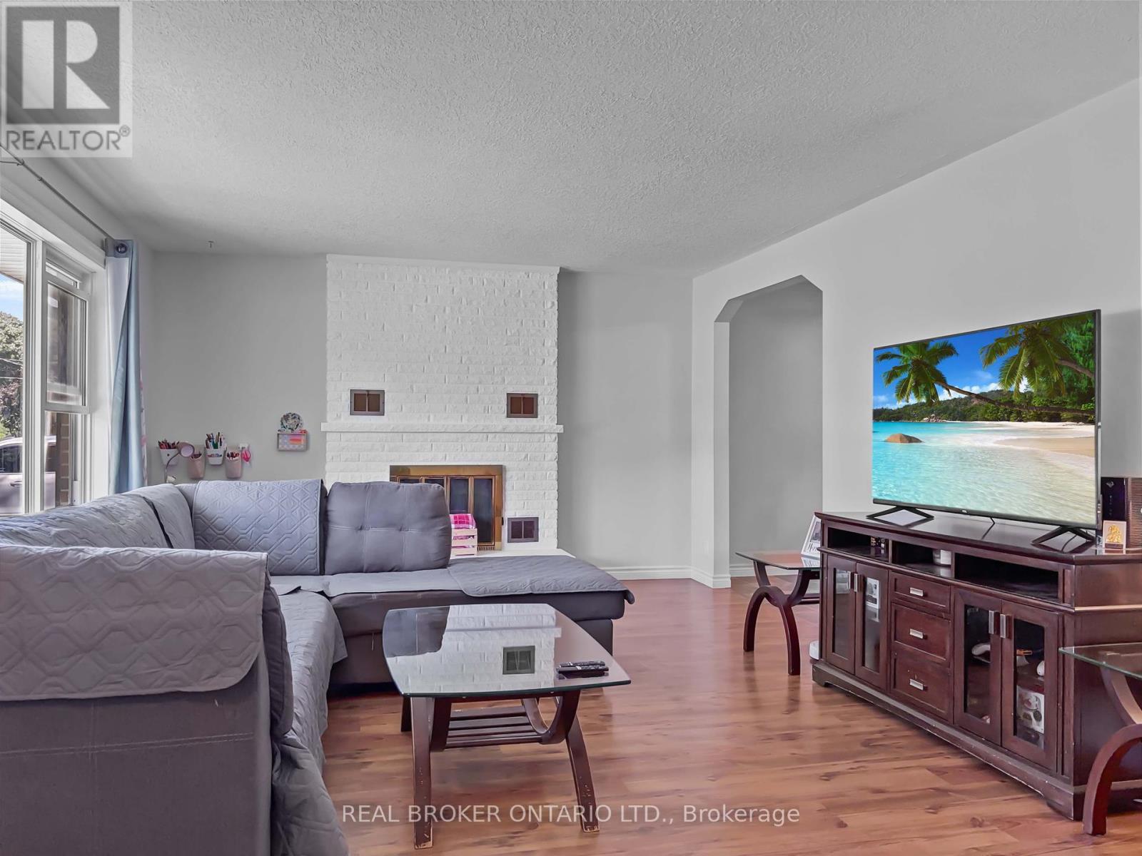 21 Richard Avenue, Norfolk (Simcoe), Ontario  N3Y 3J1 - Photo 4 - X12393799