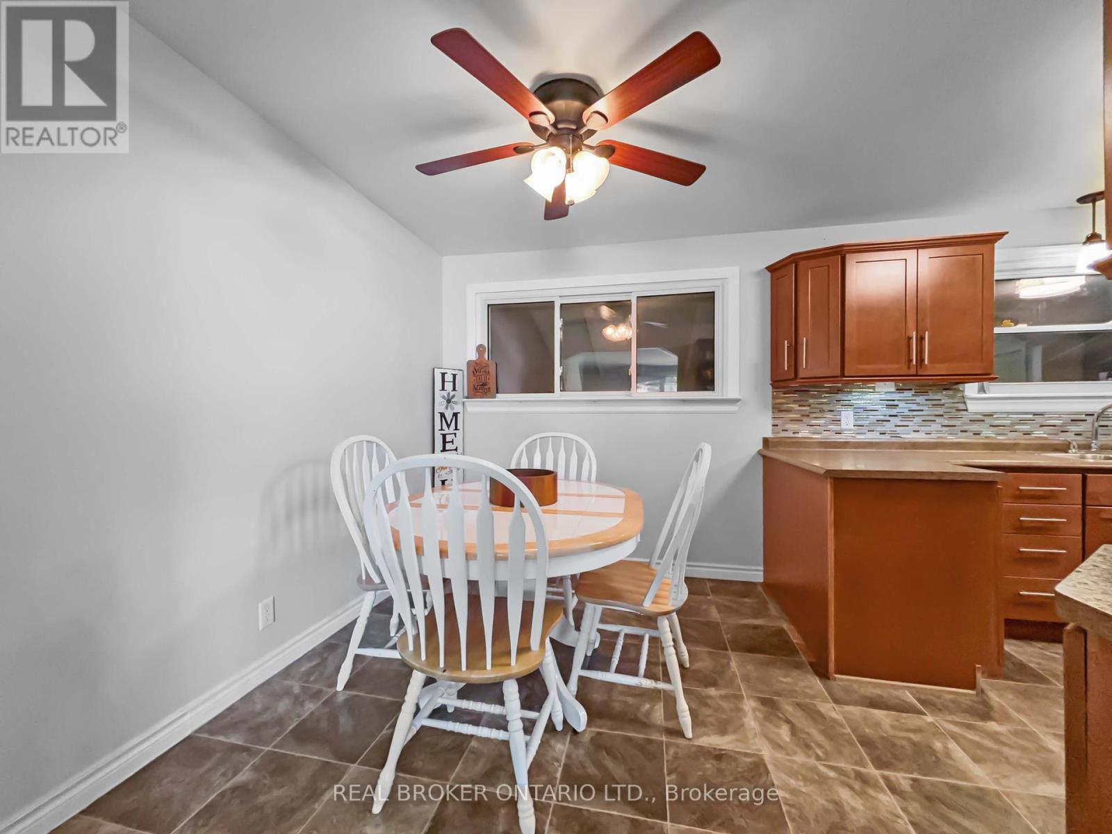21 Richard Avenue, Norfolk (Simcoe), Ontario  N3Y 3J1 - Photo 8 - X12393799