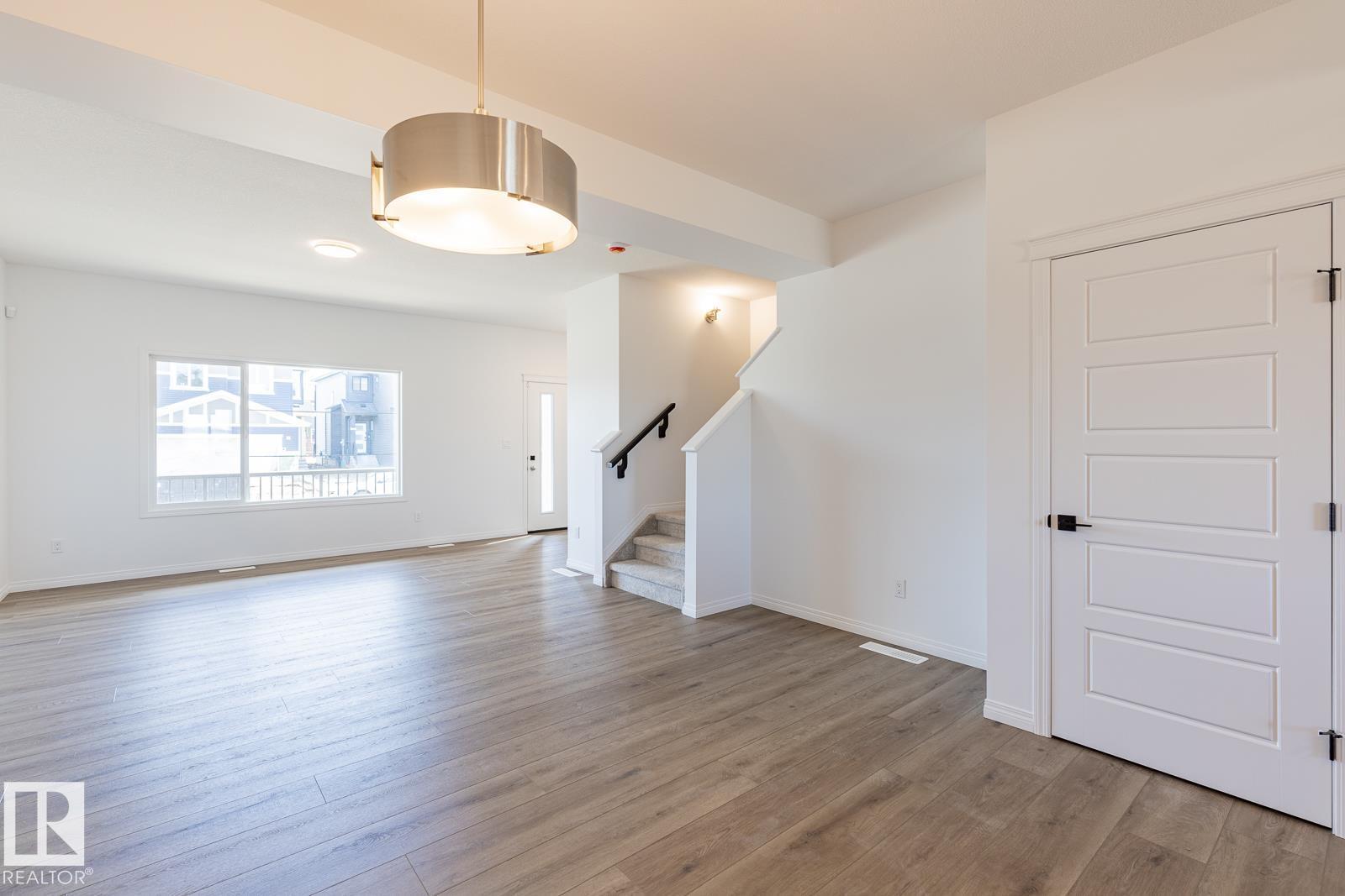 32 Resplendent Wy, St. Albert, Alberta  T8N 8B3 - Photo 10 - E4457002