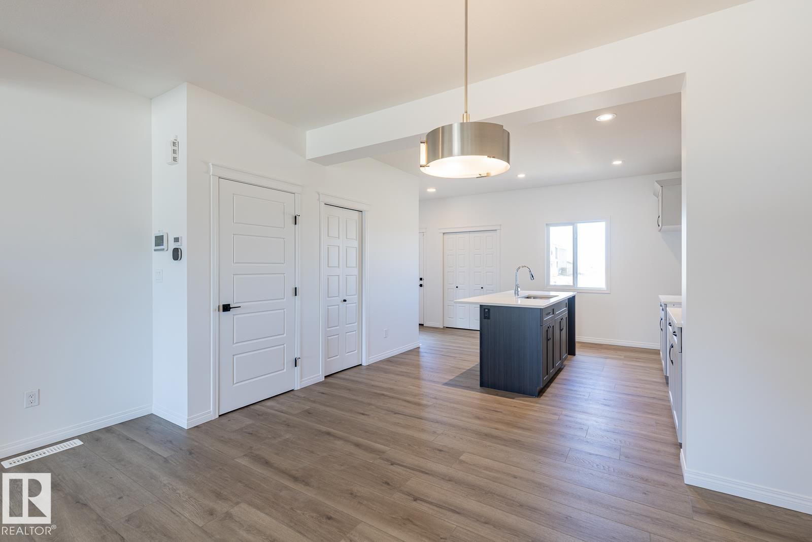32 Resplendent Wy, St. Albert, Alberta  T8N 8B3 - Photo 12 - E4457002