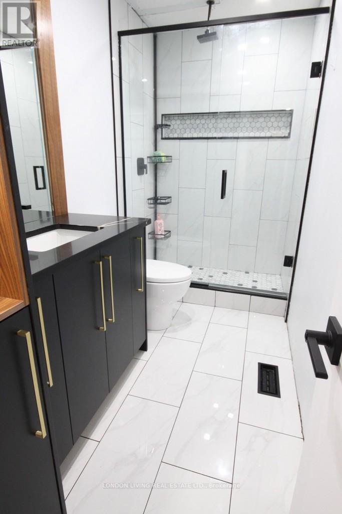 890 Viscount Road, London South, Ontario  N6J 2C9 - Photo 14 - X12394026