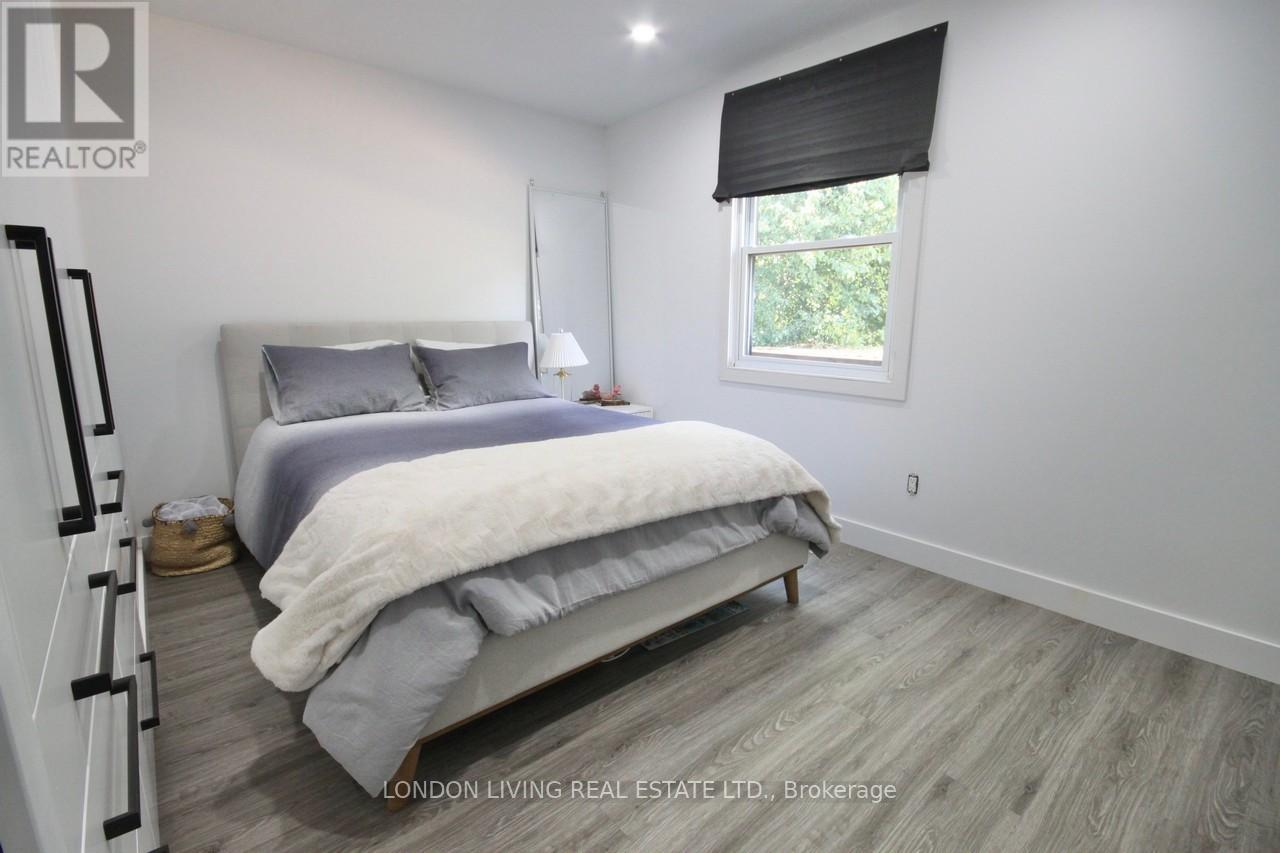 890 Viscount Road, London South, Ontario  N6J 2C9 - Photo 17 - X12394026