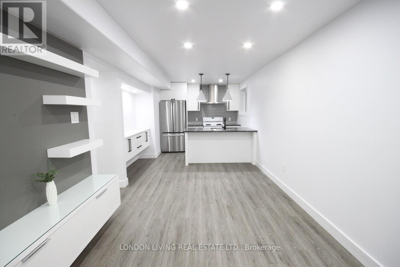890 Viscount Road, London South, Ontario  N6J 2C9 - Photo 27 - X12394026