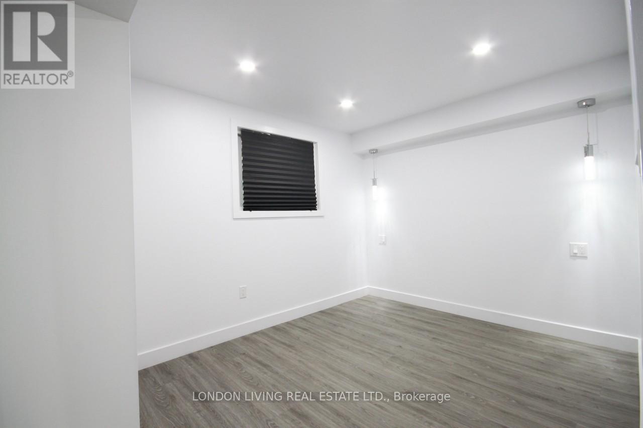 890 Viscount Road, London South, Ontario  N6J 2C9 - Photo 28 - X12394026