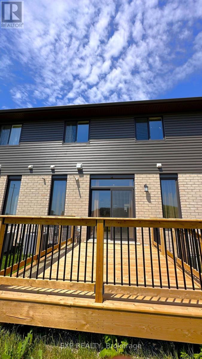 271 Renaissance Drive, St. Thomas, Ontario  N5P 3S6 - Photo 11 - X12394069