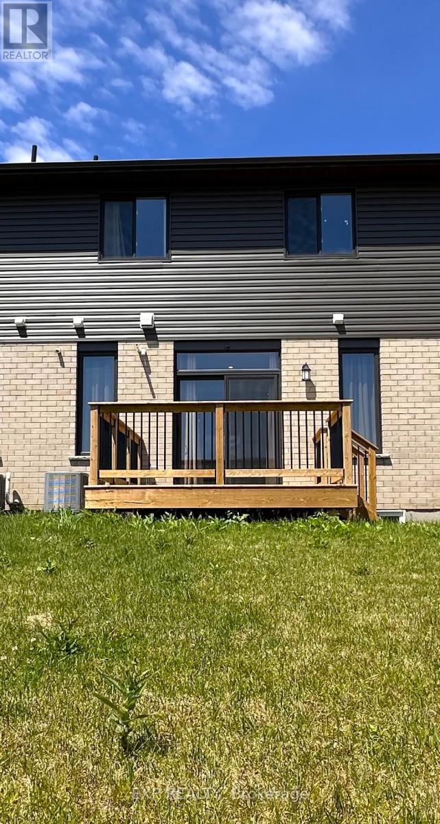 271 Renaissance Drive, St. Thomas, Ontario  N5P 3S6 - Photo 12 - X12394069