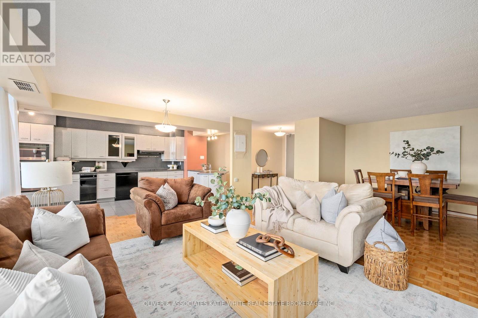 1507 - 380 King Street, London East, Ontario  N6B 3L6 - Photo 4 - X12394083