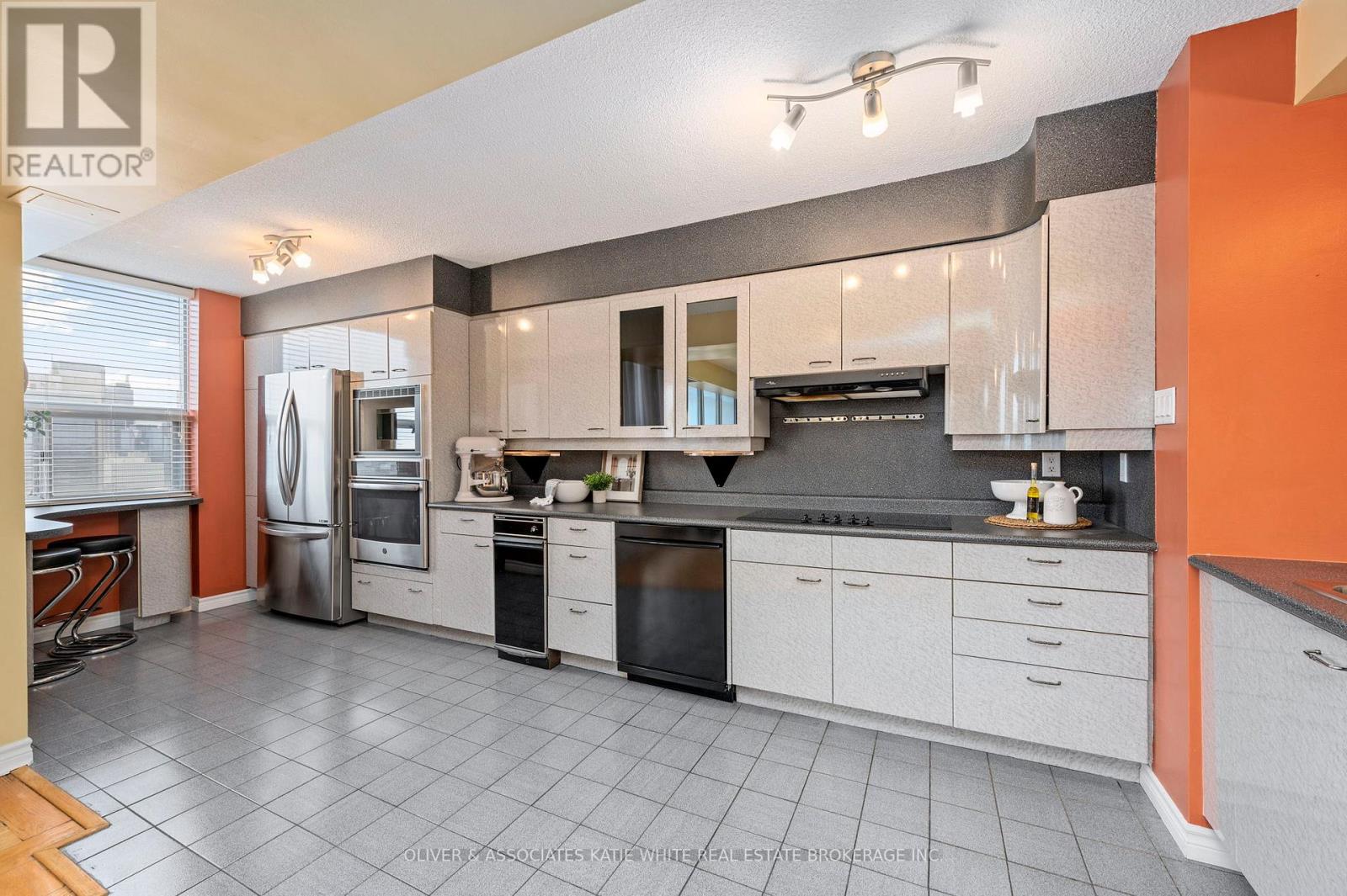 1507 - 380 King Street, London East, Ontario  N6B 3L6 - Photo 6 - X12394083