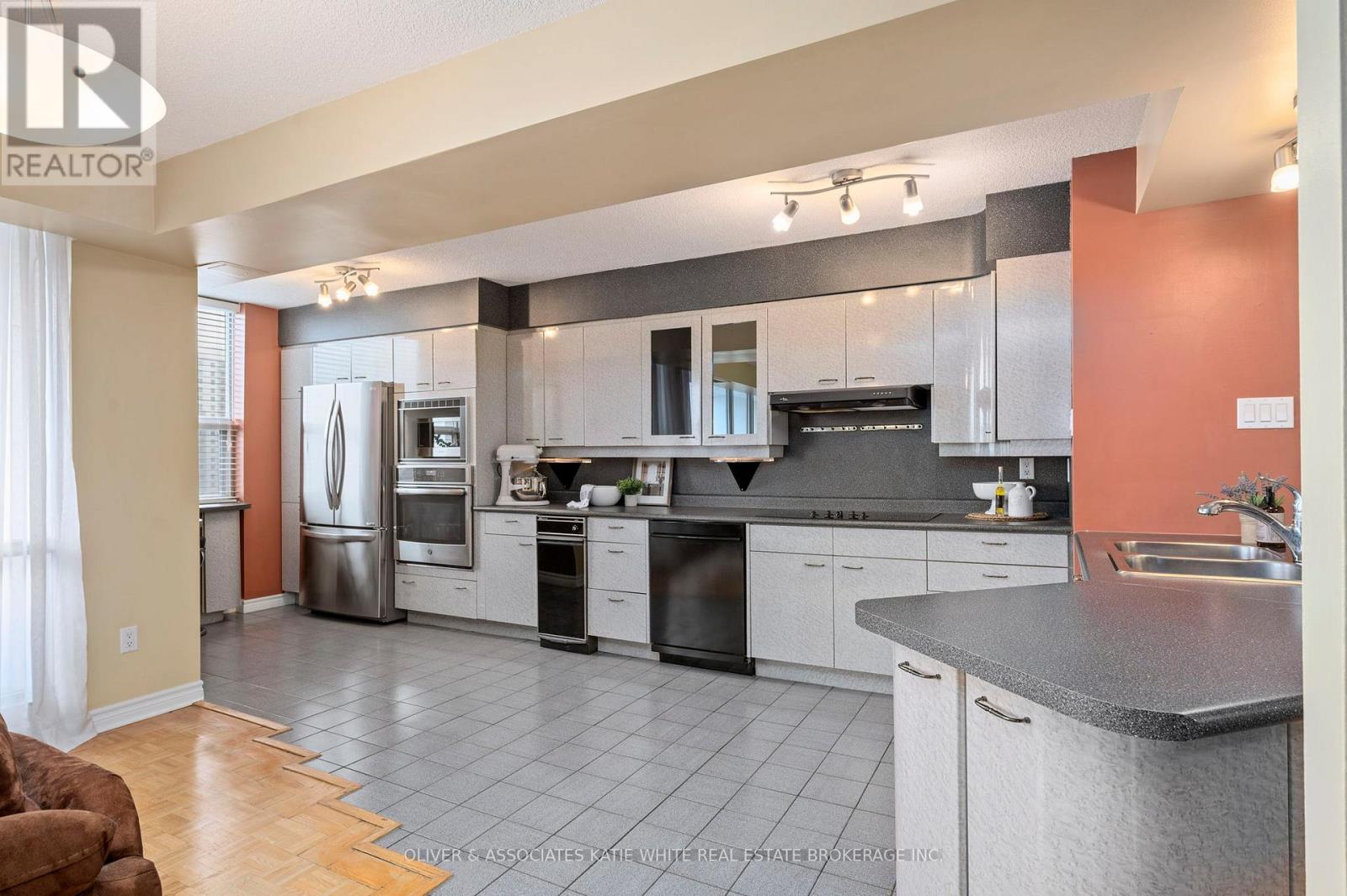1507 - 380 King Street, London East, Ontario  N6B 3L6 - Photo 8 - X12394083